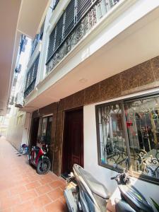 ÁN NHÀ HOÀNG HOA THÁM, Ô TÔ ĐỖ CỔNG DT42M2 - 5 TẦNG  – FULL NỘI THẤT – SỔ ĐỎ, 10.8 TỶ